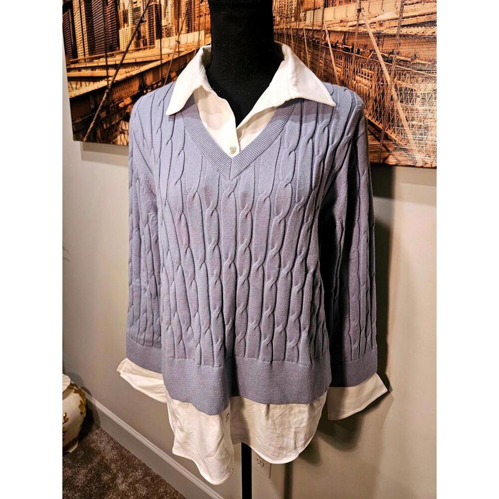 Women's V-Neck Cable Knit Sweater - Blue